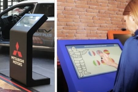 borne digitale avec un écran tactile